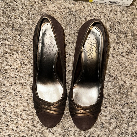 Chestnut heels by Fergie! - Picture 5 of 5